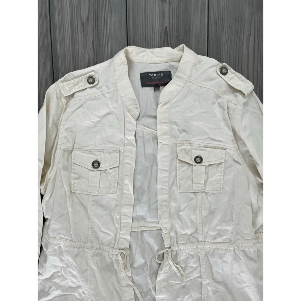 Torrid Utility Jacket Cream Women's Size 2 - Picture 2 of 3